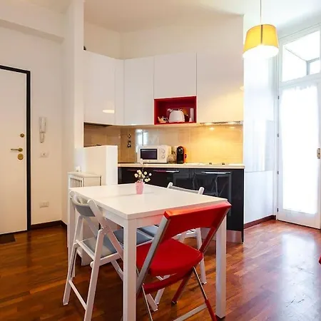 Bidibo Apartment, In Centro Comodo Stazione דירה